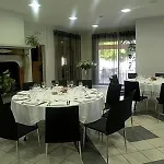 Logis - Le Pont Bernet - 2 Etoiles Et Restaurant ホテル Le Pian-Médoc