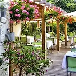 Hotel Logis - Le Pont Bernet - 2 Etoiles Et Restaurant Le Pian-Médoc