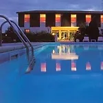 Logis - Le Pont Bernet - 2 Etoiles Et Restaurant Hotel 3*