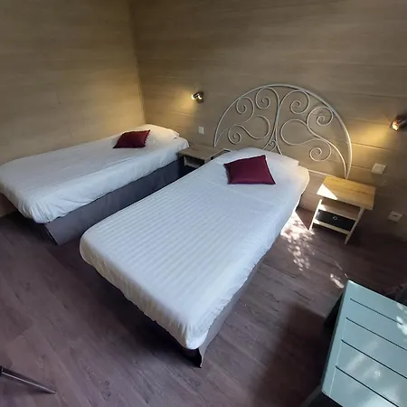 فندق Logis - Le Pont Bernet - 2 Etoiles Et Restaurant