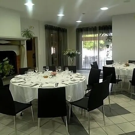 Logis - Le Pont Bernet - 2 étoiles Et Restaurant Hotel Le Pian-Médoc
