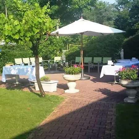 فندق Logis - Le Pont Bernet - 2 Etoiles Et Restaurant Le Pian-Médoc