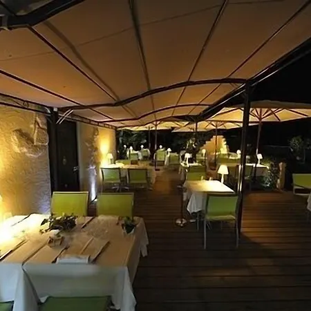 Hotel Logis - Le Pont Bernet - 2 étoiles Et Restaurant