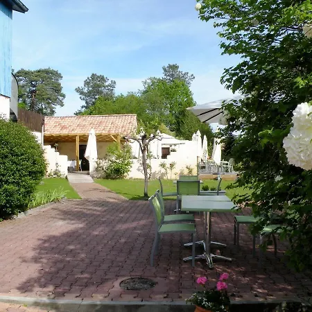 فندق Logis - Le Pont Bernet - 2 Etoiles Et Restaurant Le Pian-Médoc