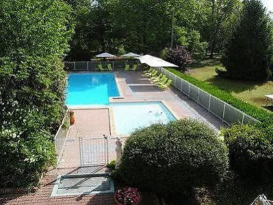 Logis - Le Pont Bernet - 2 Etoiles Et Restaurant 3*