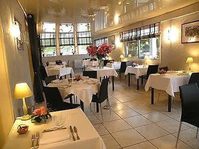 Hotel Logis - Le Pont Bernet - 2 étoiles Et Restaurant