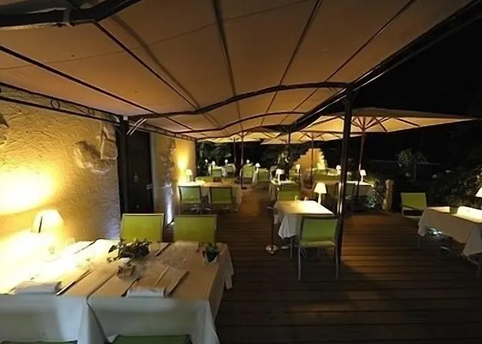 فندق Logis - Le Pont Bernet - 2 Etoiles Et Restaurant